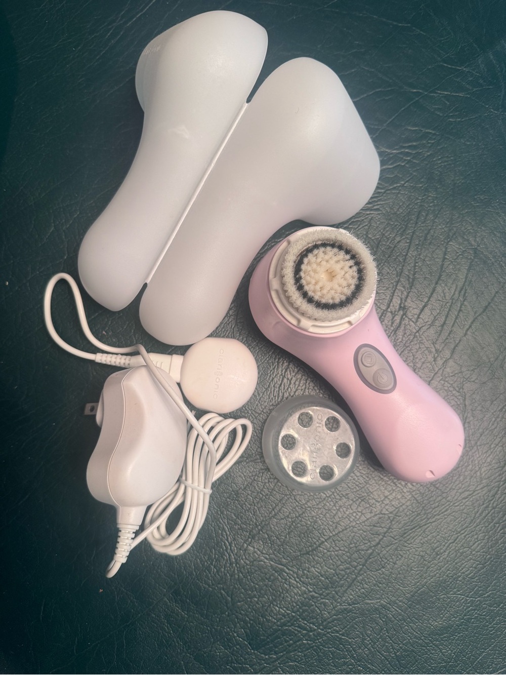 Clarisonic Mia 2 Pink Facial Cleansing Brush with White Accessories - Picture 2 of 2